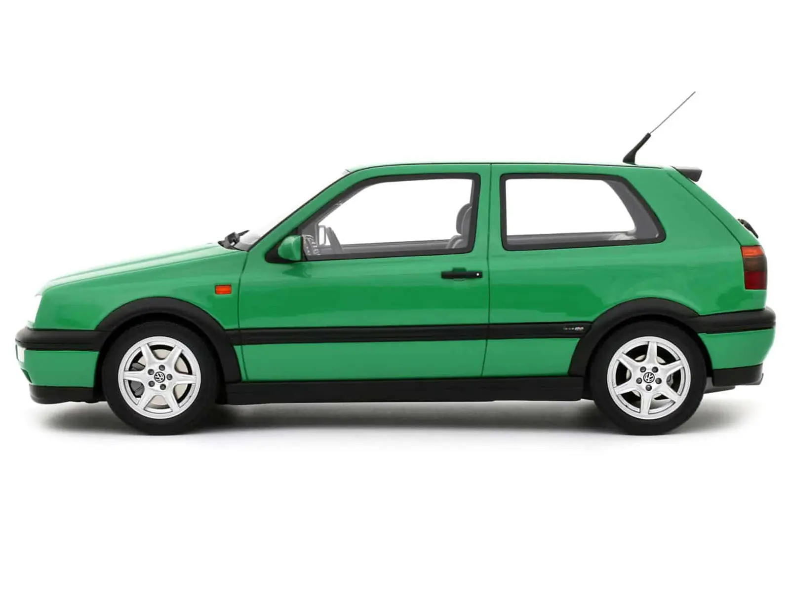 お*ぐ1 piu 1 uguale 3 GOLF ×RITZ-CAR 1995 Volkswagen Golf III GTI Salsa Green 1/18 Model Car by Otto