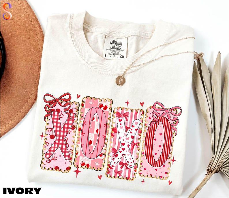 Comfort Colors XOXO Tshirt, Valentines Day Gift, Women's Valentine T-shirt, Girly Valentine Tee, Love Tshirt, Gift For Her