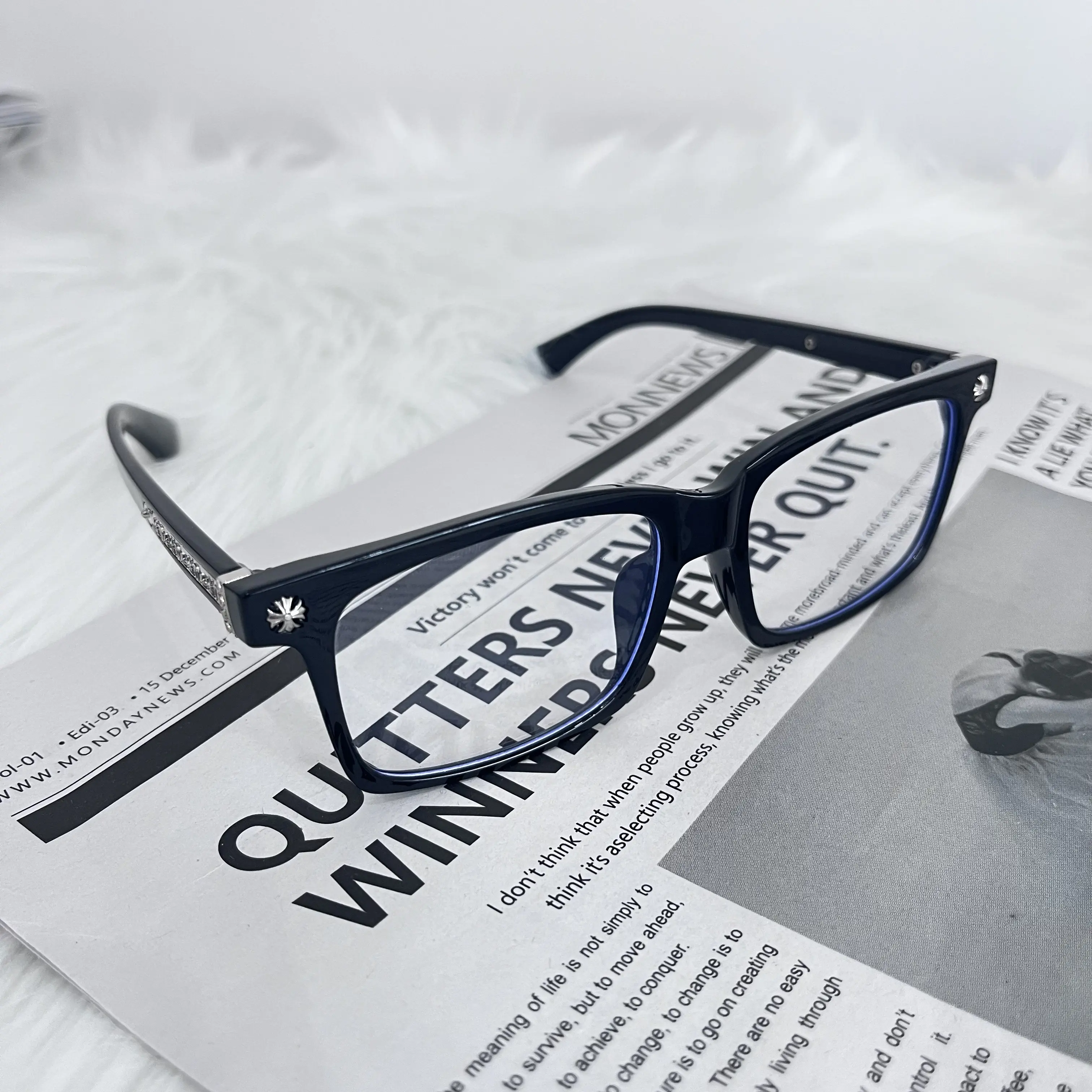 Premium Minimalist Black Optical Frames for Men and Women, Versatile Retro Eyewear with Sleek Metal Detail, Daily Comfort