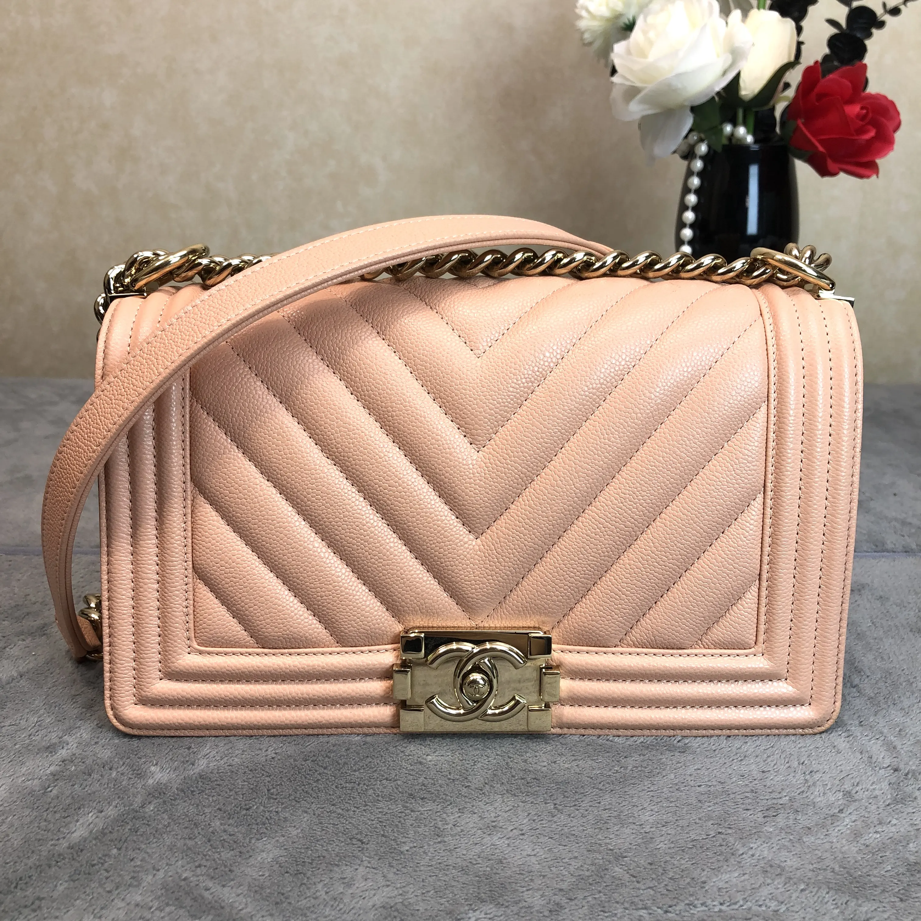Pre-owned CHANEL leather Crossbody Bags Boy Light Peach Chevron Caviar Crossbody Bag 001241