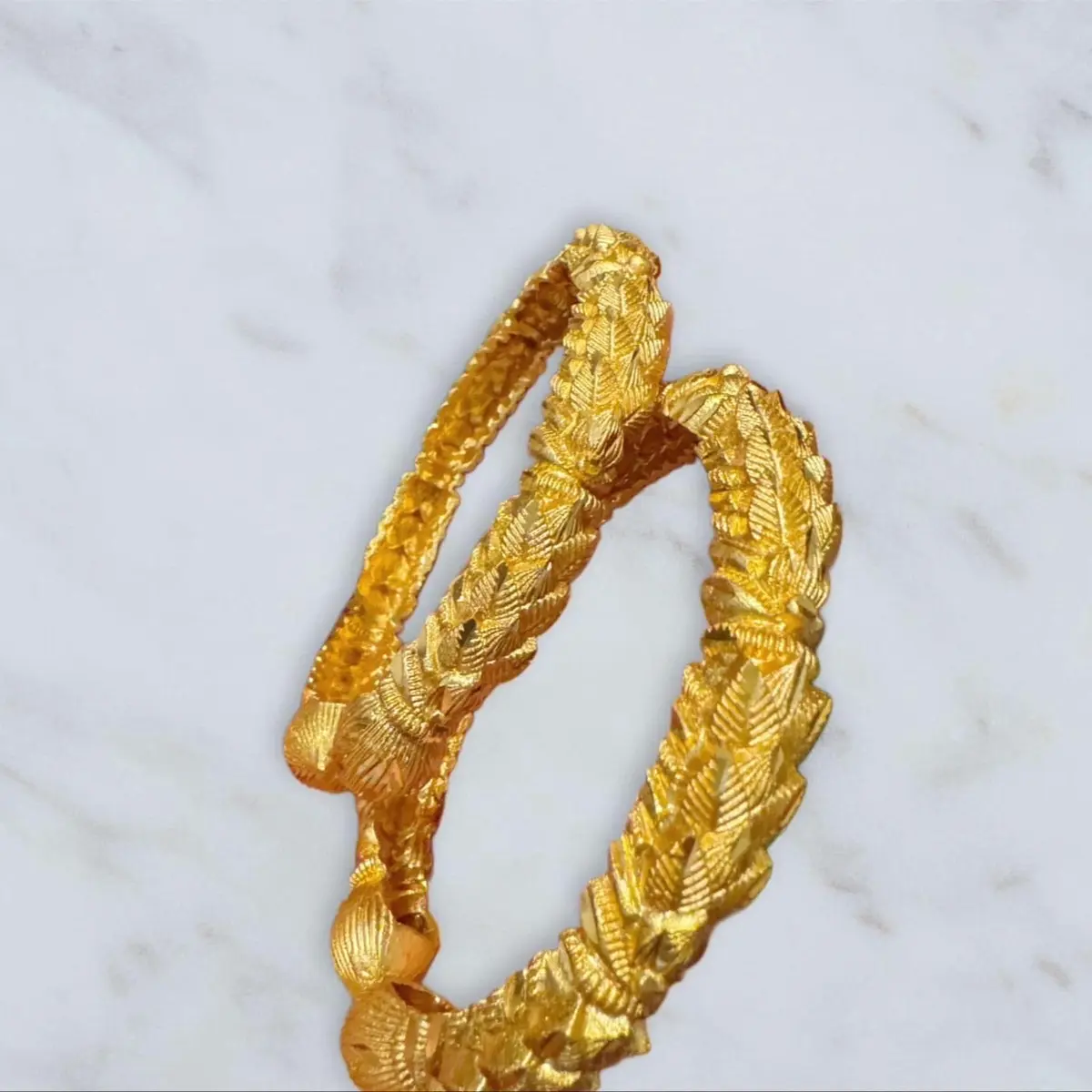 Women's Nepali Traditional Gold-Plated Kaadey Bungey Bangle - Fashion Bracelets Bangles, Female Costume Jewelry Accessory (Note: Small ball poses choking hazard)