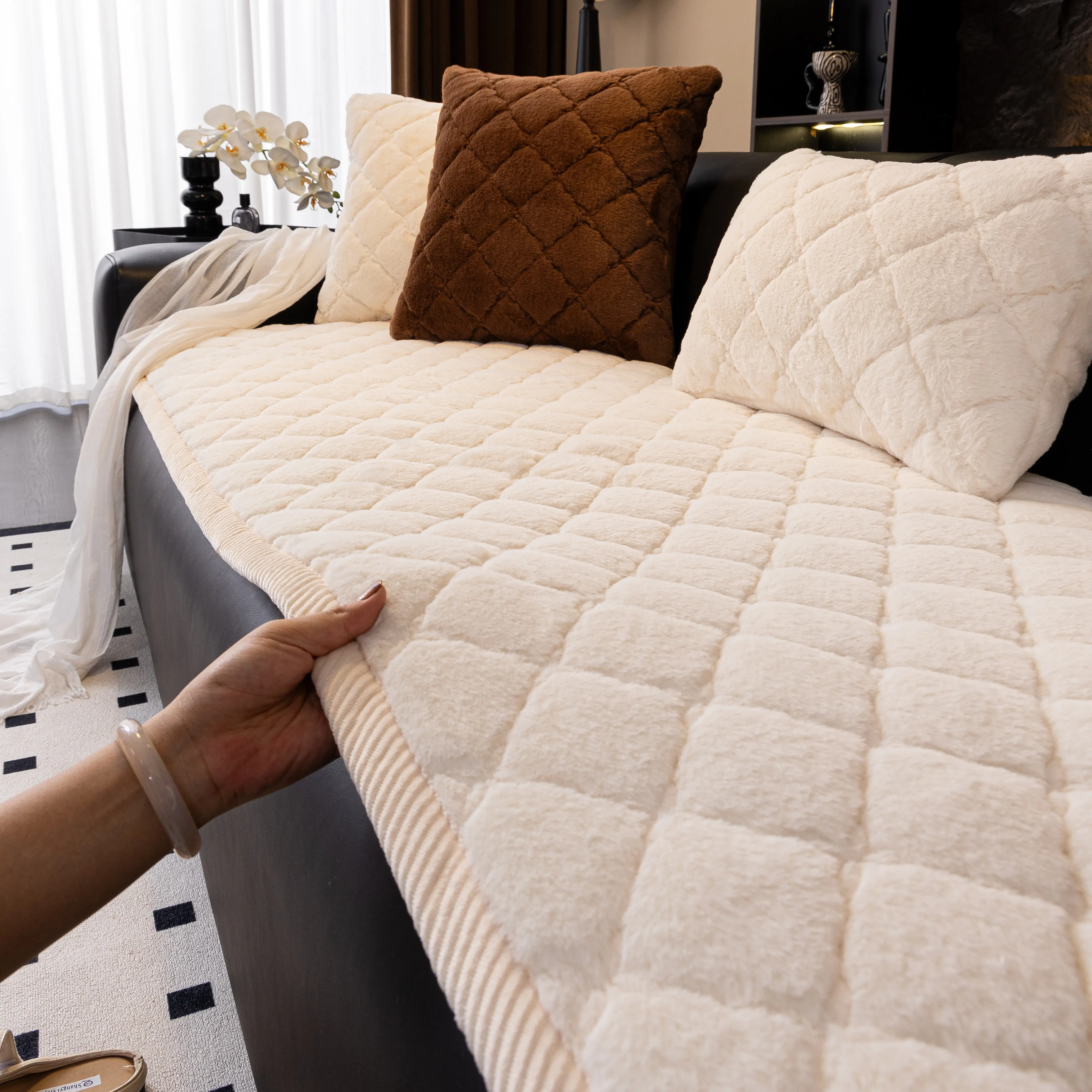 Thick Plush Sofa Cushion Cover, Slipcovers For Couches And Sofas, Quilted Non Slip Couch Protector Pad, Soft Sofa Protector Couch Slipcover couch cover for sofa,Pet Friendly Scratch Resistant Sofa Mat for Large Sofas sohochic