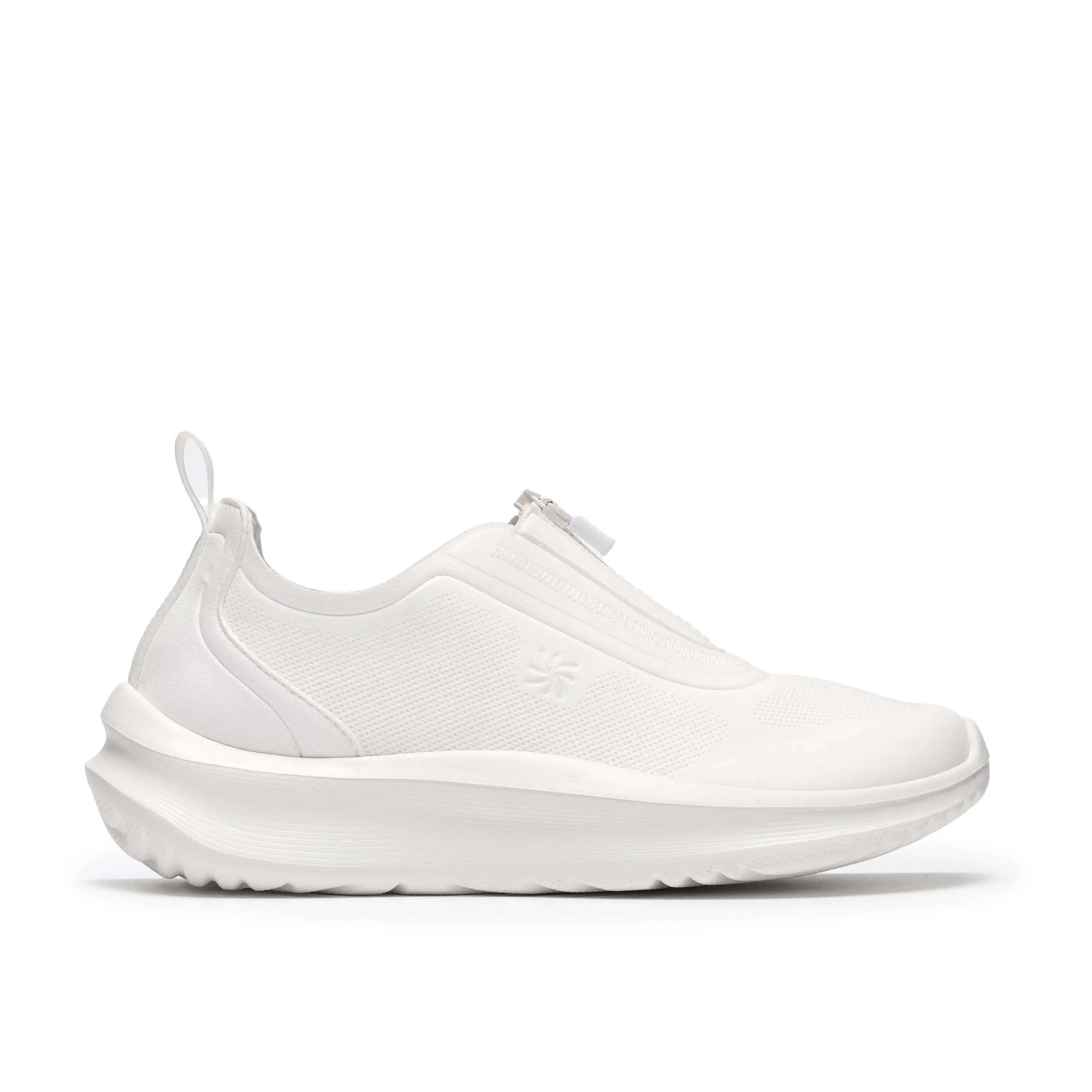 Clarks Cloudsteppers Womens Solevana Bay Sneakers