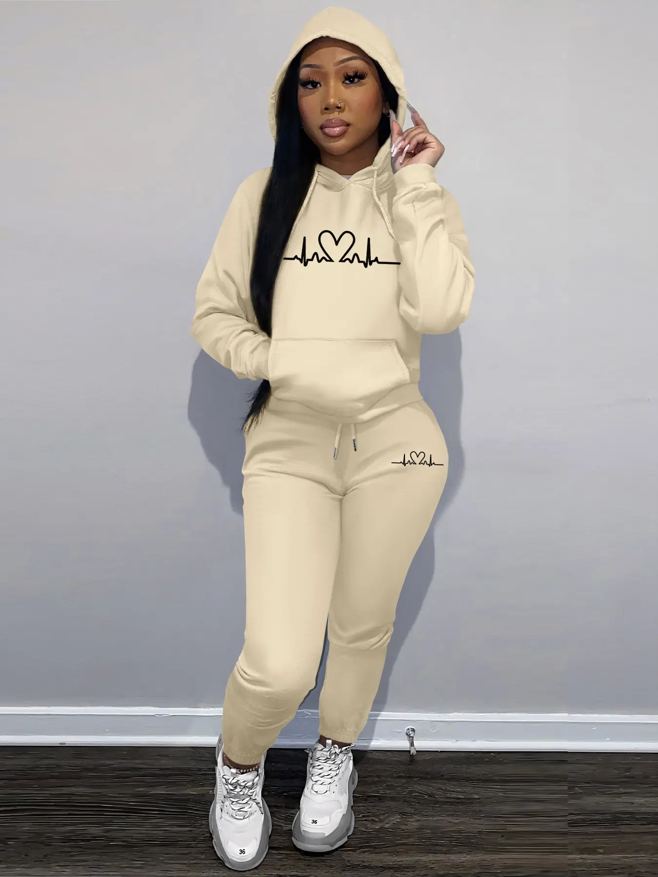 Women's Love Pattern Print Casual Loose Sweatshirt Set Hoodie, Round Neck Long Sleeve Pullover + Jogger Pants, Comfortable Daily Wear Heart