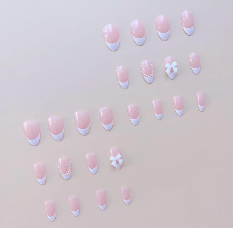 24 Pcs French Tip Press On Nails - Short Almond Bow Fake Nails with Pearl Designs - White French Tip False Nails - Reusable Artificial Nails for Women & Girls