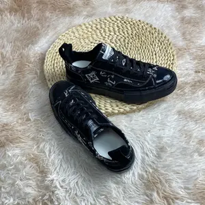 Black and gray color matching old graffiti canvas shoes, thick soled height increasing niche board shoes, dark style trendy casual sports shoes