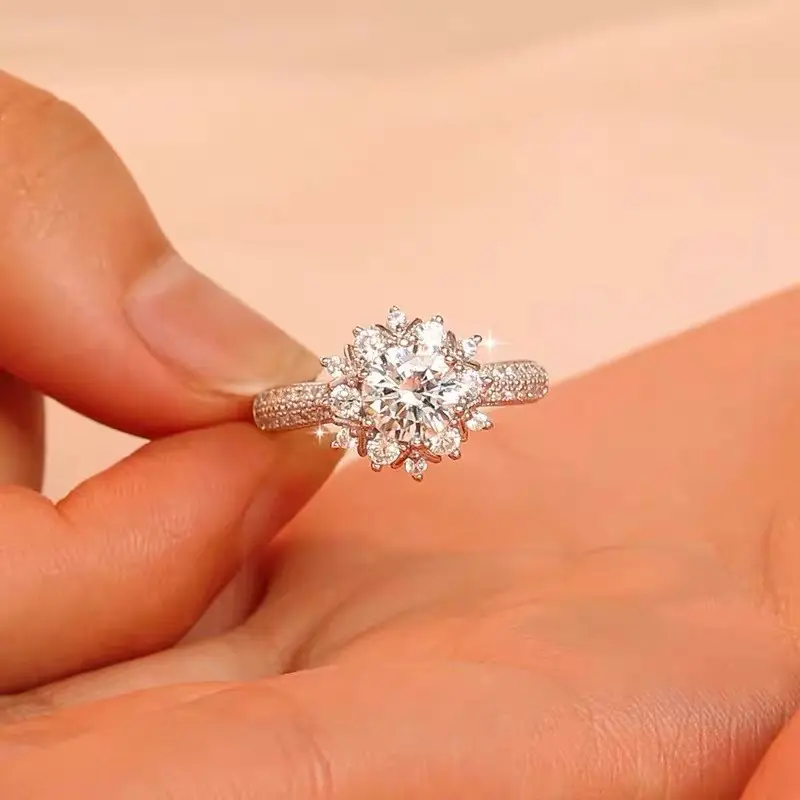 Moissanite Diamond Ring - Hatsuyuki (First Snow)