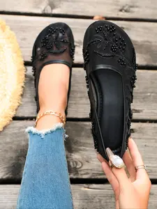 Women's Casual Ballet Flat Shoes, Floral Embroidery with Pearl Decor, Breathable and Comfortable, Ideal for Daily Wear, Dates, Vacations, Casual Flats