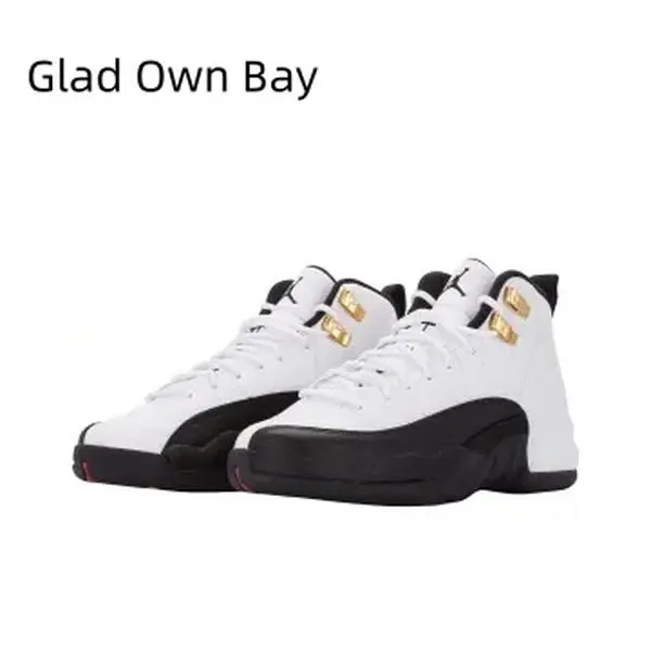 Premium pebbled leather meets shiny patent leather. Luxury on the court.