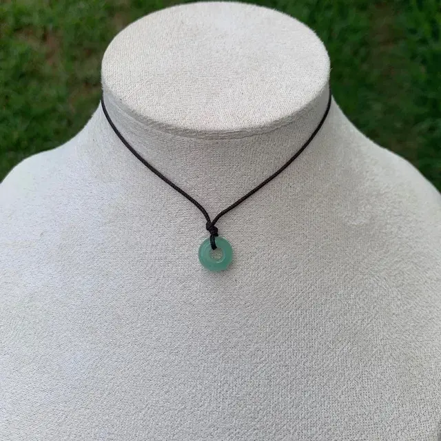 Aventurine Donut Necklace - cordon con Dona de piedra de Aventurina