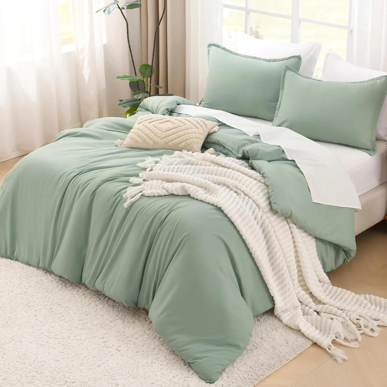 Litanika Comforter Set - 3-Piece Luxury Bedding | Cationic Dye Technology | All Season Fluffy Down Alternative | Muitiple Colors/Sizes}