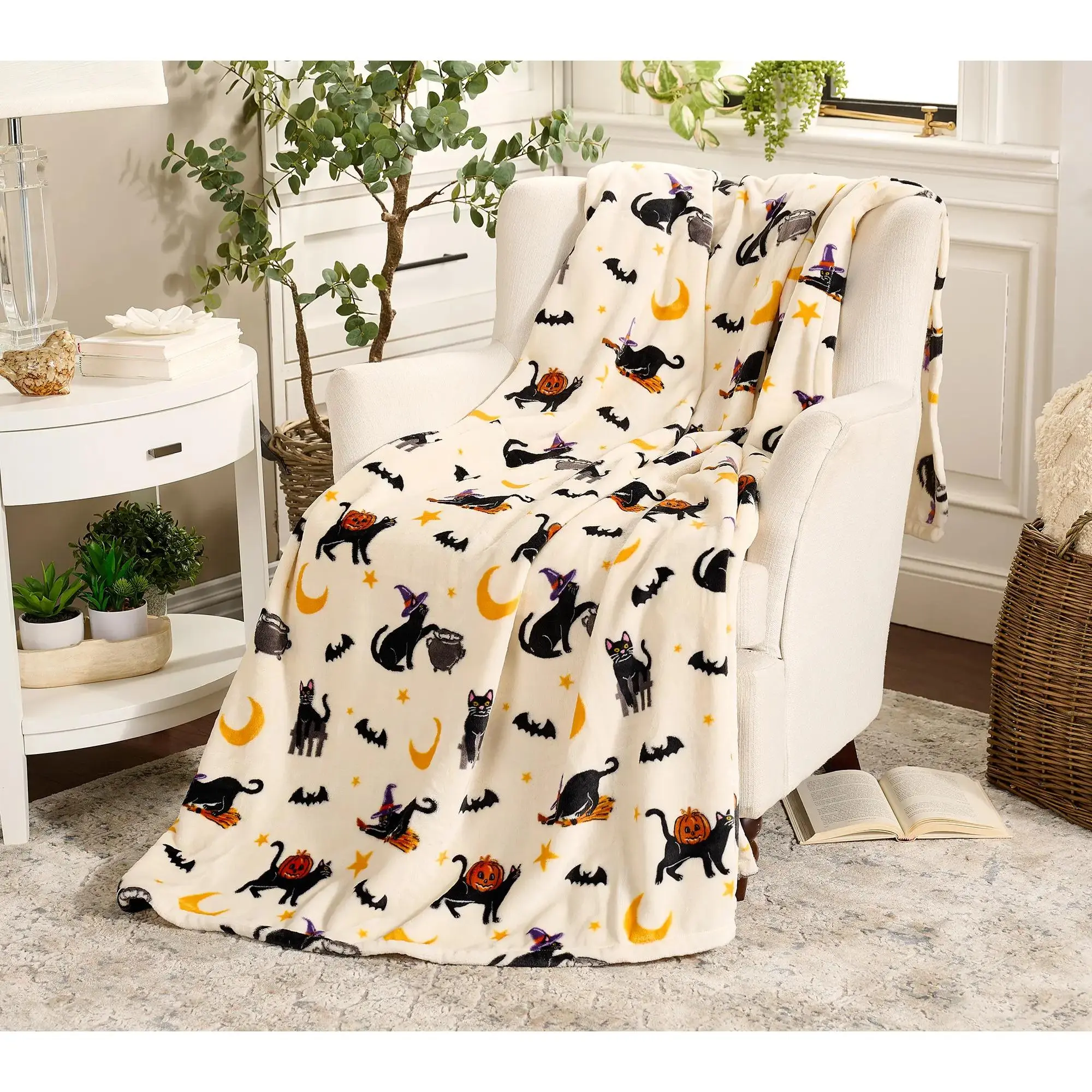 Hay & Harvest 60x80 Halloween Plush Printed Throw Blanket Super Soft Lightweight Halloween Themed Cozy Fall Decoration for Couch Bed Living Room Halloween Party Supplies