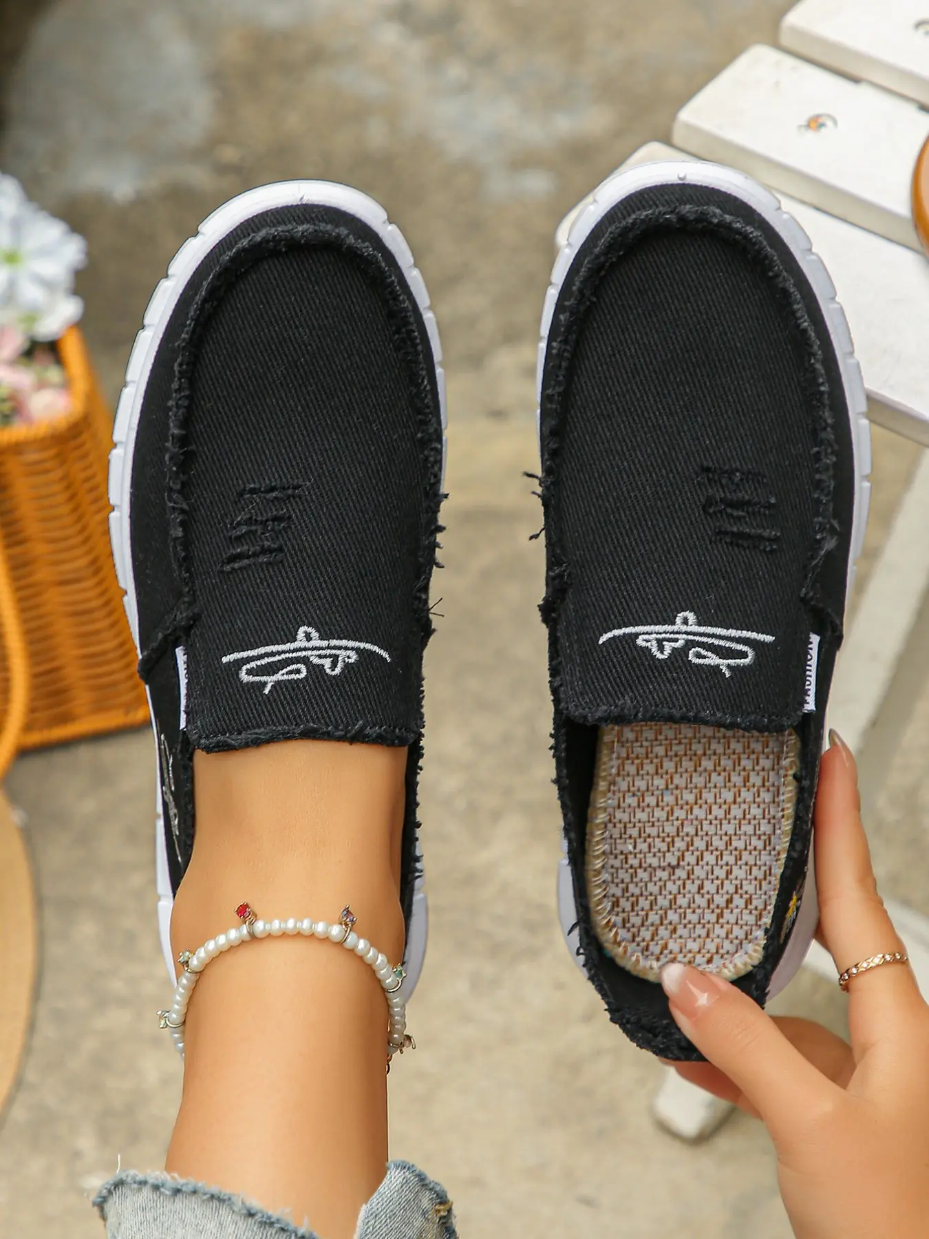 Spring and summer breathable flat canvas shoes for women, retro embroidered single shoes, fashionable casual canvas shoes, lightweight and comfortable, suitable for holidays and daily wear, Slip On Style, Flat Sole, Lightweight Slip Ons