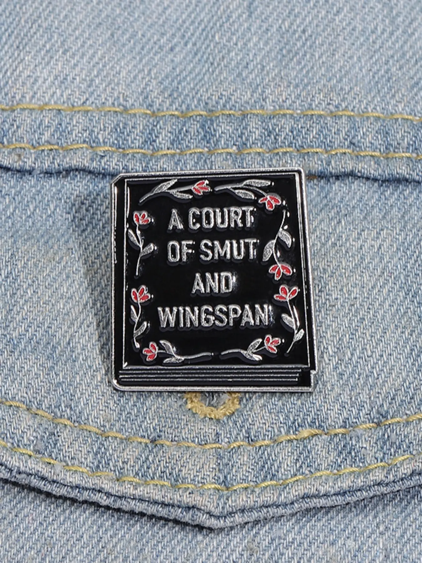 A Court Of Smut and Wingspan Fantasy Novels Enamel Pin Creative Book Metal Brooch Lapel Backpack Badge Fashion Jewelry Accessories Gift for Friends, Fashion Accessory, Alloy Brooch Pin, Flower Brooch Pin Enamel Lapel Pins