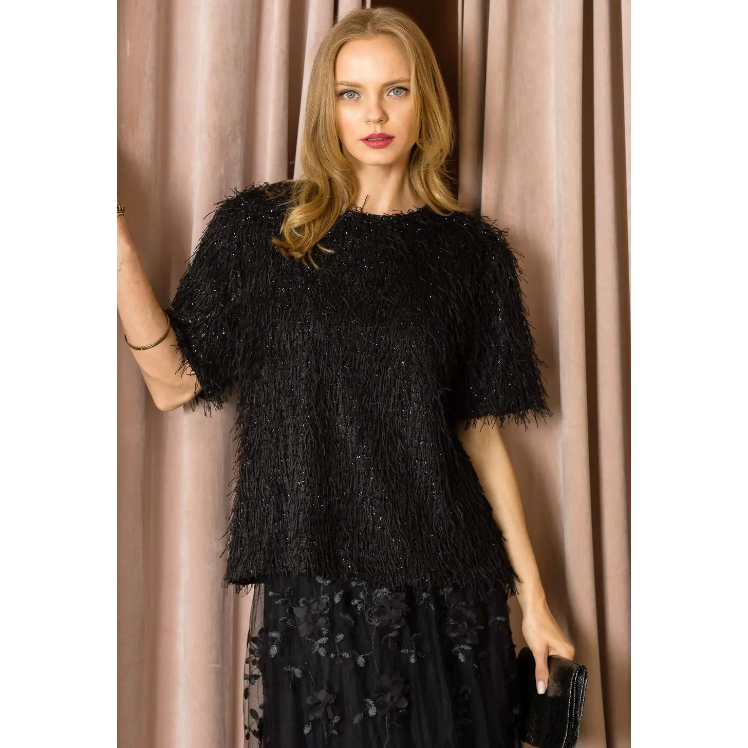 Winnae Sparkling Feathered Eyelash Top