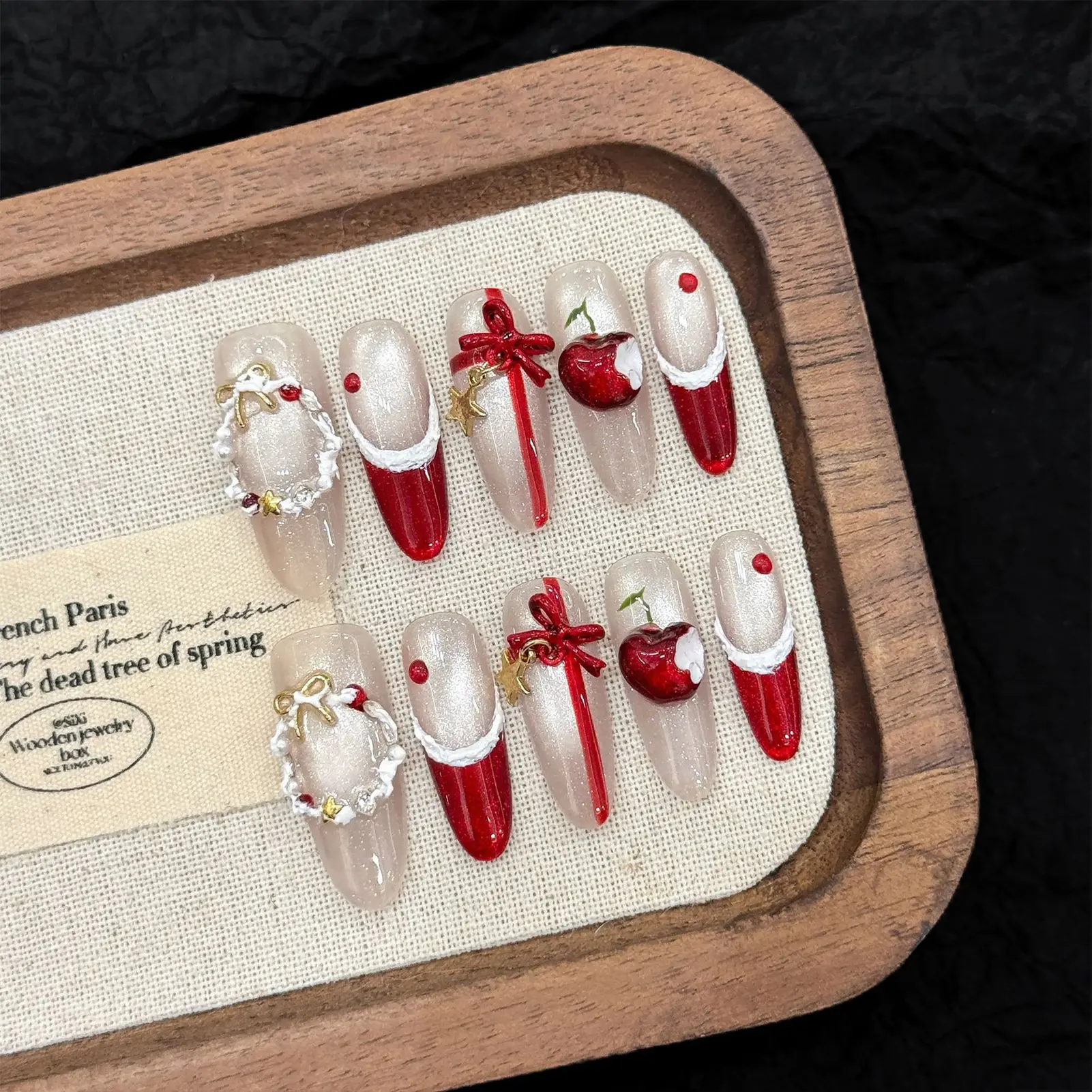 10PCS Christmas Handmade Fake Nails Charming Cat's Eye Red French Tip Press on Nails Wearable 3D Wreath Bow Decor False Nails
