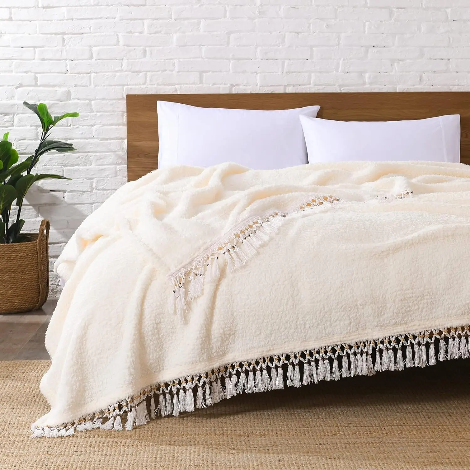 Ultra Sherpa King Size,Lightweight Boho with Decorative Tassel, Pattern, Antique White,104"x90"