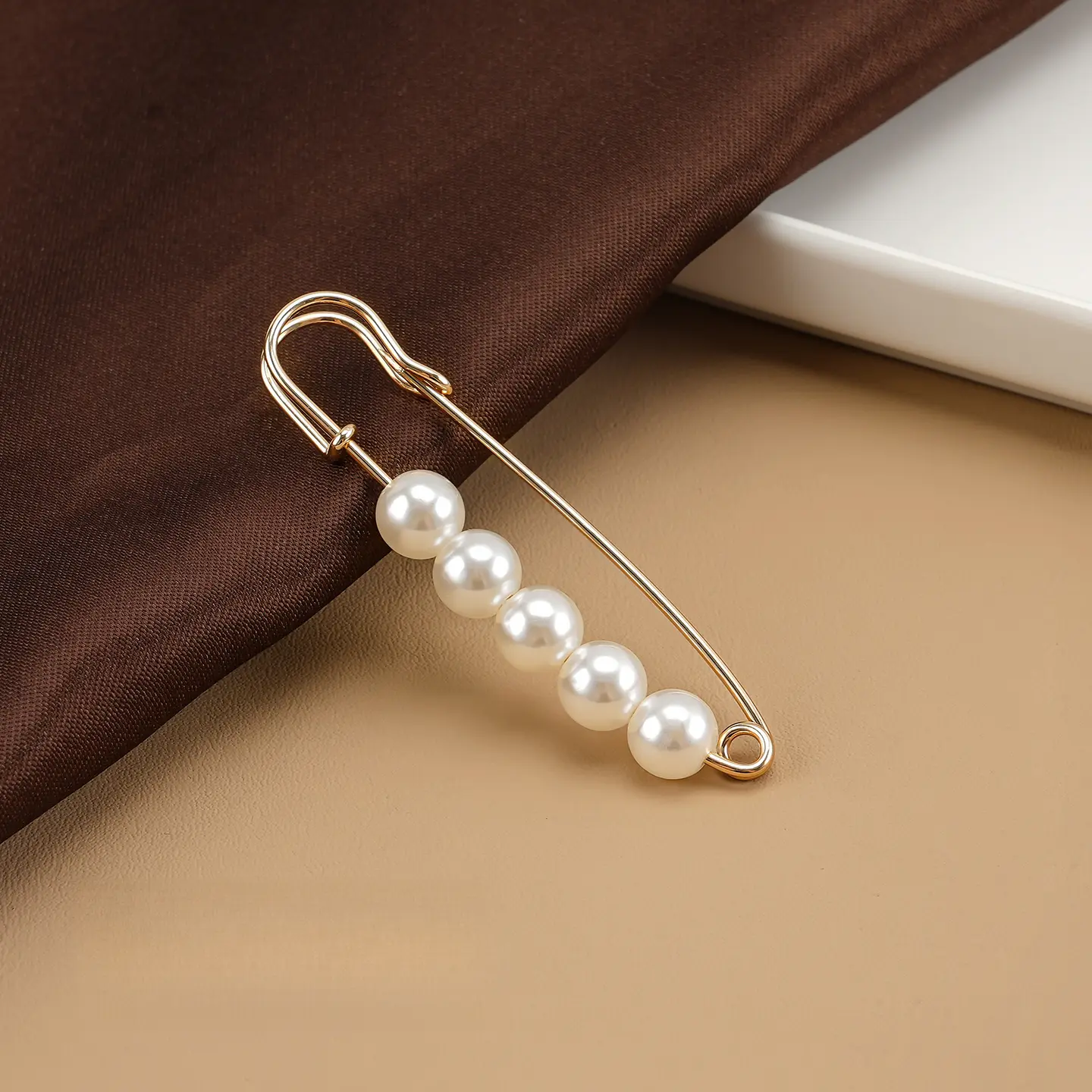 7#Five small beads 5.8cm (white)