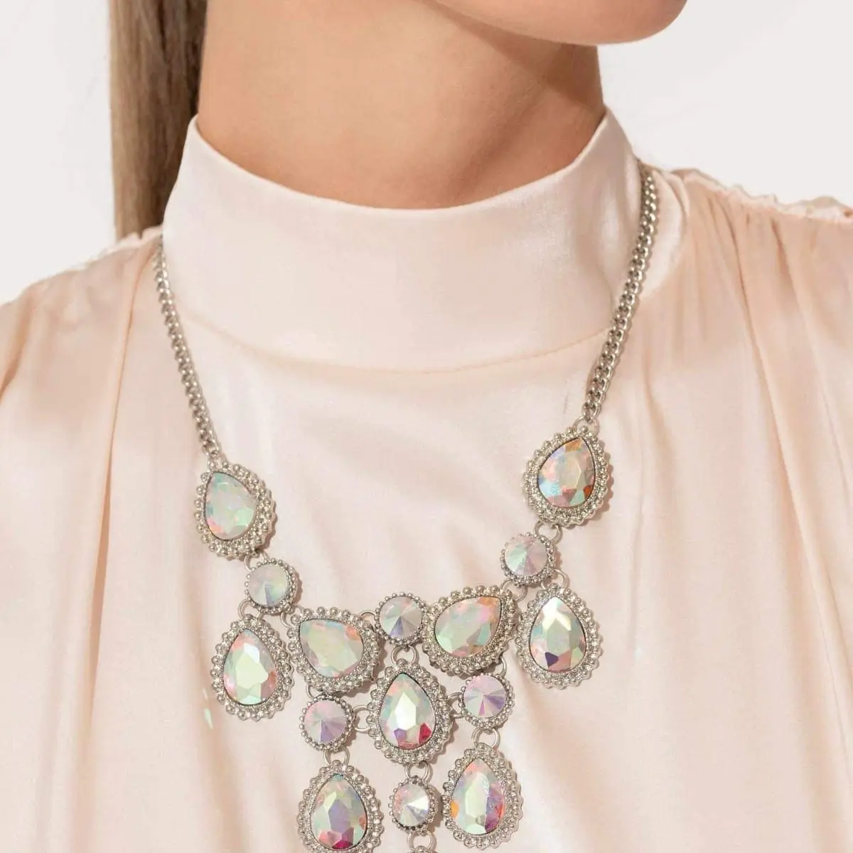 Iridescent necklace