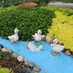 Resin Craft Duck Figurines Set, Playful Decorative Ducks for Home & Garden, Unique Resin Artwork for Collectors & Gifts
