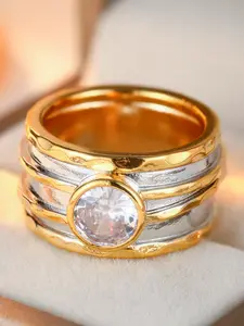 Retro Style Texture Ring with Dual Tone Hammer Pattern, Multi-layer Design, Round Synthetic Zircon Embellishment, Light Luxury Texture, Holiday Gift Giving, Celebration Atmosphere, Women's Jewelry