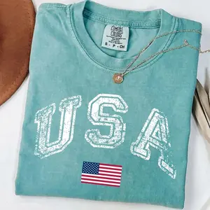 Retro USA Flag Graphic Tee, Vintage Patriotic American T-Shirt, 4th of July Shirt, Independence Day Outfit, Trendy Unisex Gift (100% Cotton)