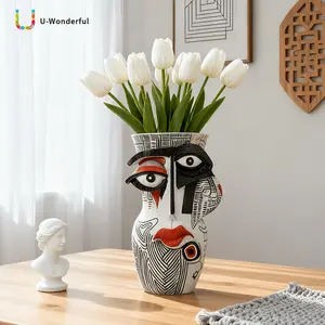 Line Charm Pupil Face Vase