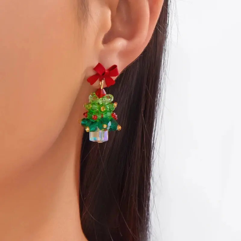 Luxury crystal beaded Christmas tree red bow earrings, women's Santa Claus pendant earrings, New Year holiday accessories for Christmas parties, festive long earrings, holiday gift earrings