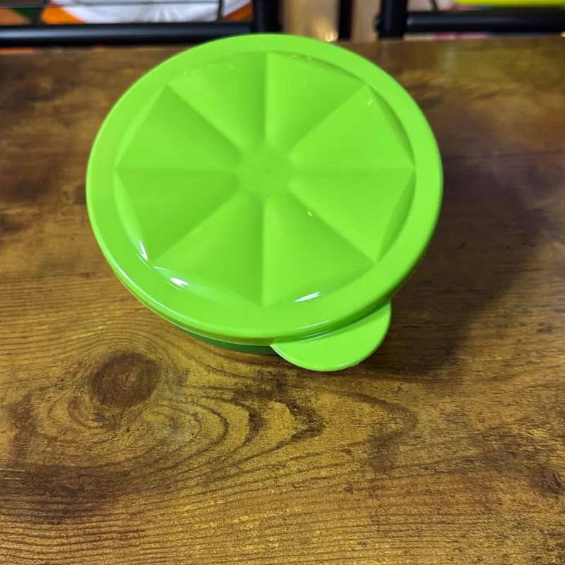 Tupperware Citrus Keeper Green