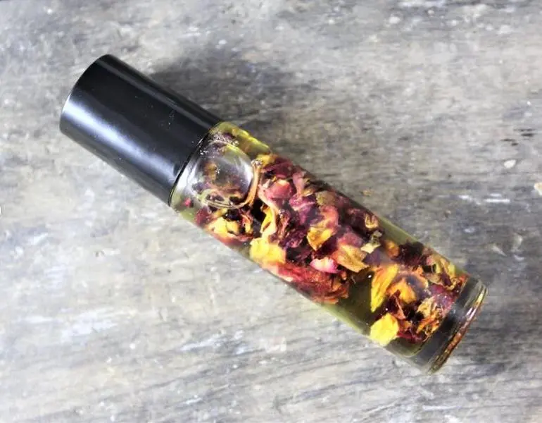 Organic Perfume Oil / Organic Essential Oil Blend / Organic Essential Oils / Roll on Perfume / Perfume Oil / Glass Bottle / Herbal Healing