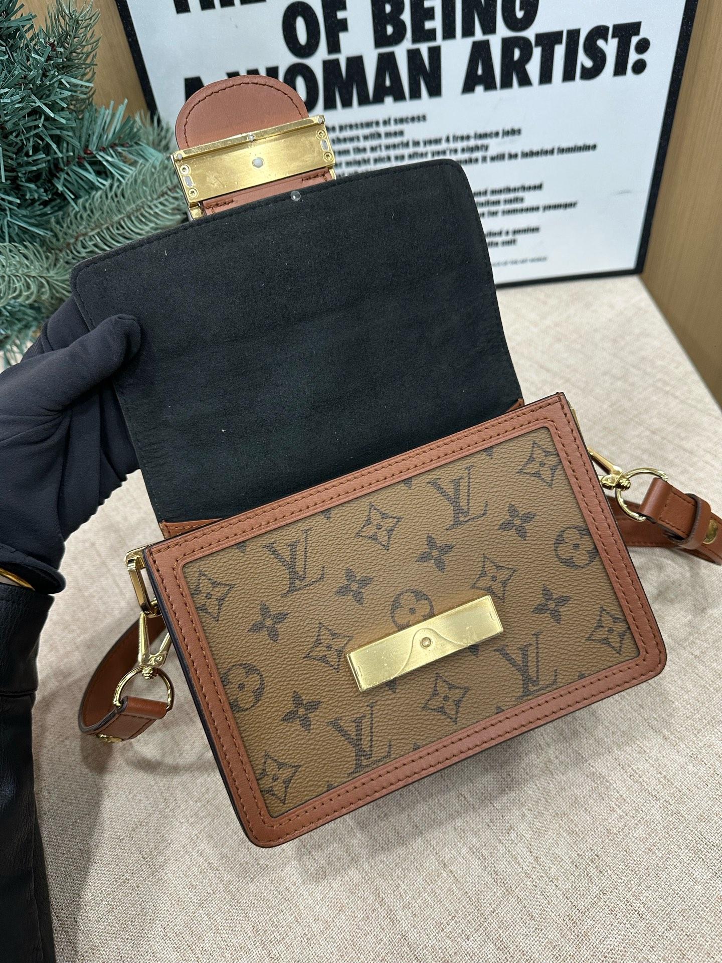 Pre-owned Louis Vuitton Dauphine Small with Patch – Chip Version – Size 20cm x 15cm x 9cm