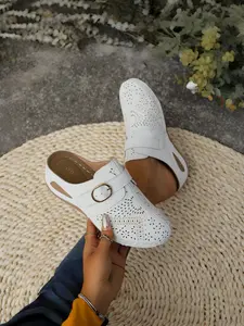 Light Hollow Out Floral Mules, Breathable and Versatile, Casual Style, PU Leather Upper, Rubber Sole, Less Than Ankle Height, Footwear