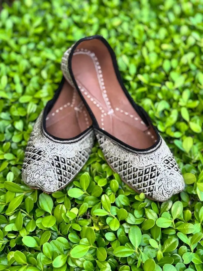 Ebony Bloom – Black Velvet Jutti with White Threadwork Flat Flatform