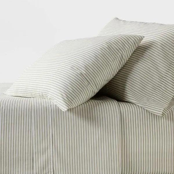 Threshold 250 Thread Count Organic Cotton Percale 4-Piece Sheet Set Threshold 250 Thread Count Organic Cotton Percale 4-Piece Sheet Set