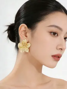 French Vintage Ruffled Flower Earrings, Elegant Versatile Jewelry for Women, Fashionable Ladies' Accessory