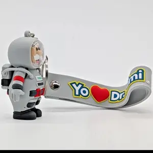 Llavero (Keychain) Doctor Simi Astronauta - Collectible Figure with Astronaut Design and Fun Face