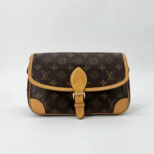 Pre-owned Louis Vuitton Monogram Shoulder Bags LV Diane Black Coated Canvas,Leather