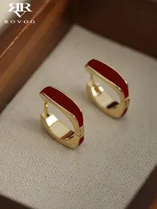 This pair of retro, elegant, light luxury, high-end, simple and individual wine-red oil-dripping ear loops, Versatile Statement Earrings, is suitable for women to wear during daily commutes and gatherings
