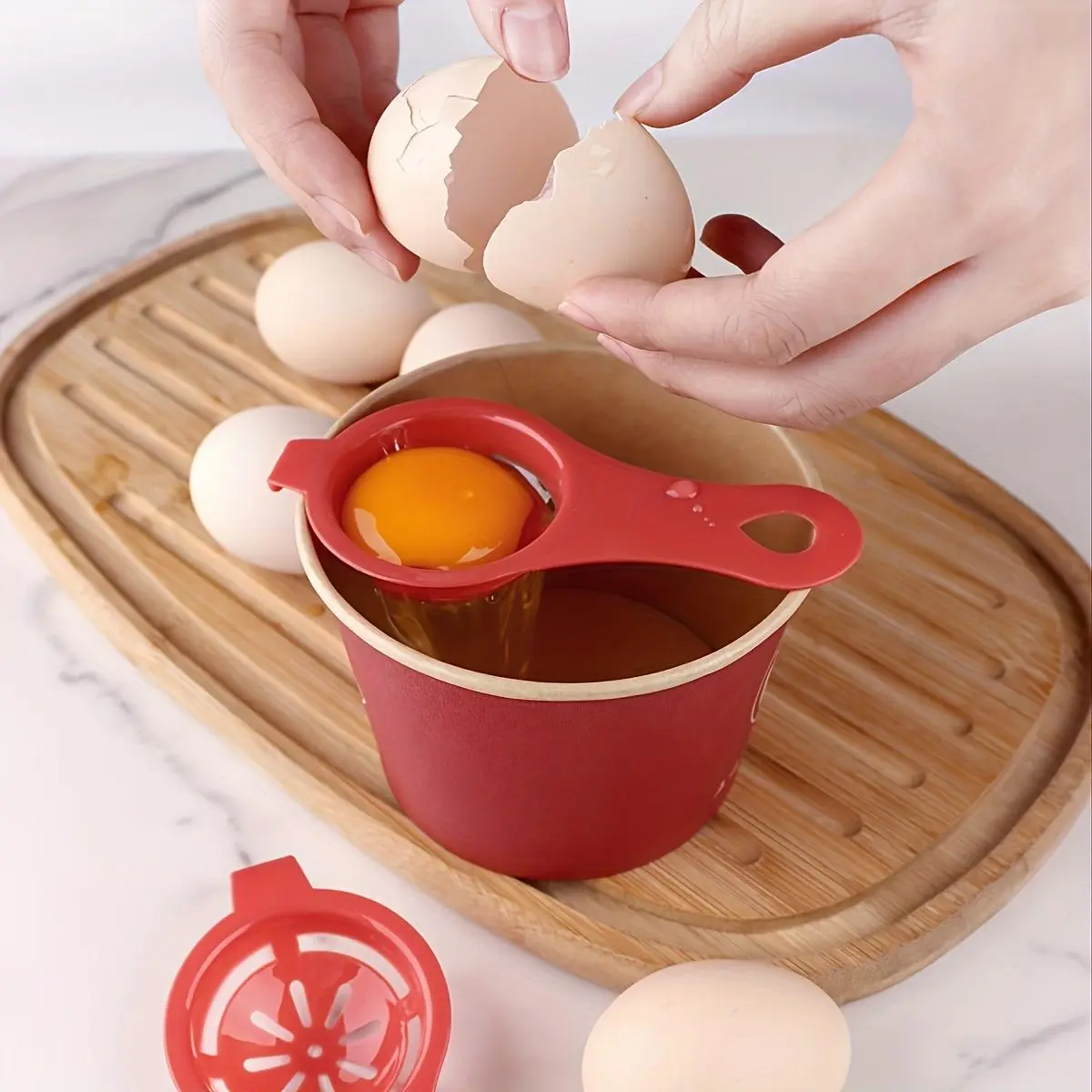 A Household Egg Separator, Yolk Separator, Egg Filter, And Egg Liquid Strainer, Suitable for Small Kitchen Baking And Cooking Tools