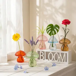 Colored Mushroom Hydroponic Vase with Wooden Stand, 3/5 Pack - Handblown Glass Desk Decor for Plants & Flowers, Windowsill Propagation Station, Minimalist Boho Cottagecore Office Accessories, Spring & Summer Gifts for Women”。