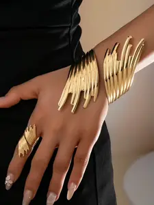 Stylish European & American Design Jewelry Set, Unique Design, Includes Textured Wing Bracelet & Ring, Ideal for Women's Daily Wear, Elegant Jewelry Set