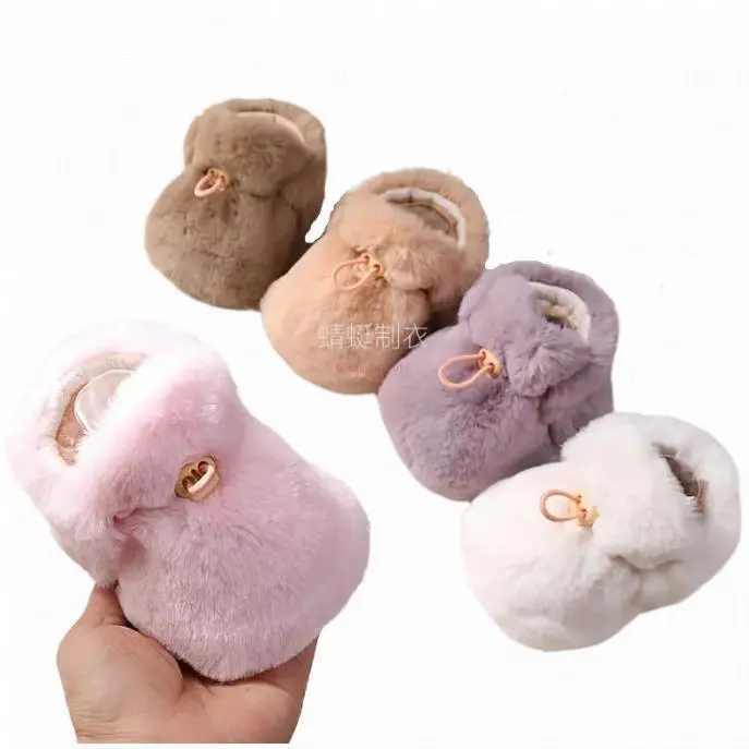 NewThese slip-on moccasin booties are pure warmth for tiny feet (0-1 years!) this winter! Soft plush lining wraps newborn toes in toasty comfort, while the thick cushioned sole keeps those little feet supported-perfect for indoor snuggles or quick trips o