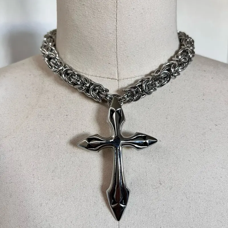 Stainless steel oversized grunge cross chunky chainmail necklace