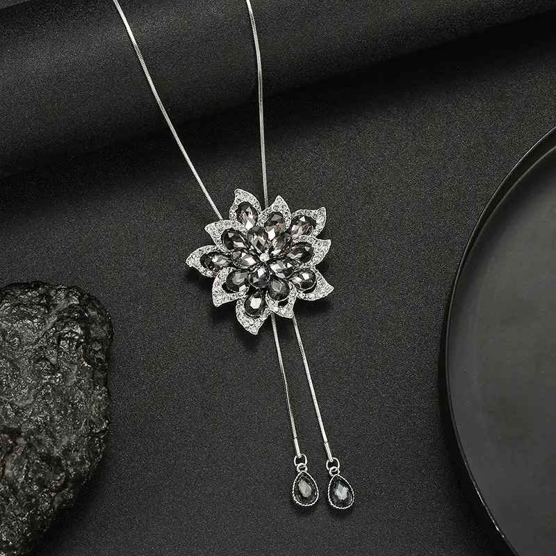 453 Gray Cat's Eye Flower Necklace