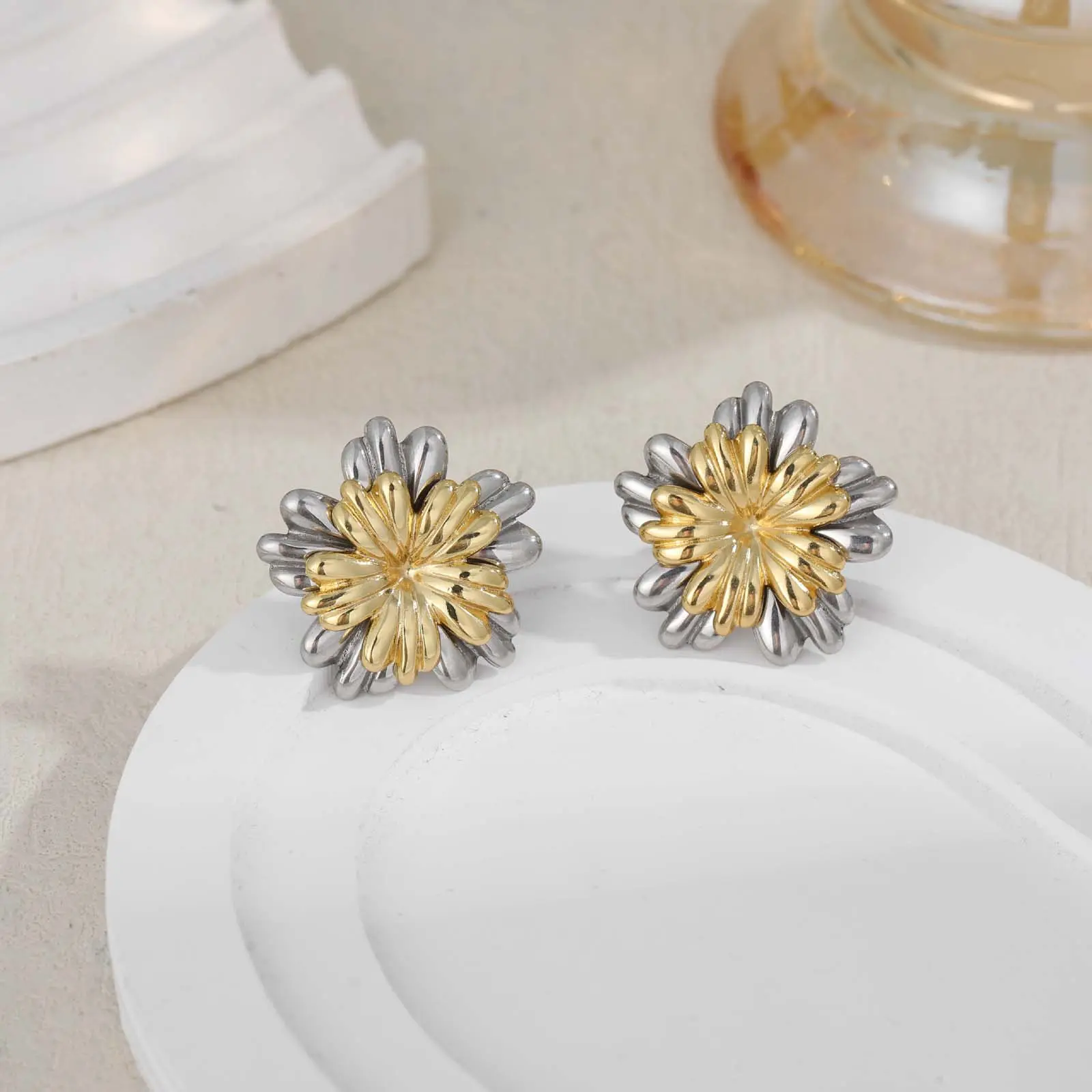 Two-color flower earrings petals sunflowers one pair earrings fashion accessories women's jewelry