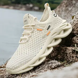 Men’s lightweight summer mesh sandals/shoes with large openwork mesh, breathable mesh upper—casual running sports shoes