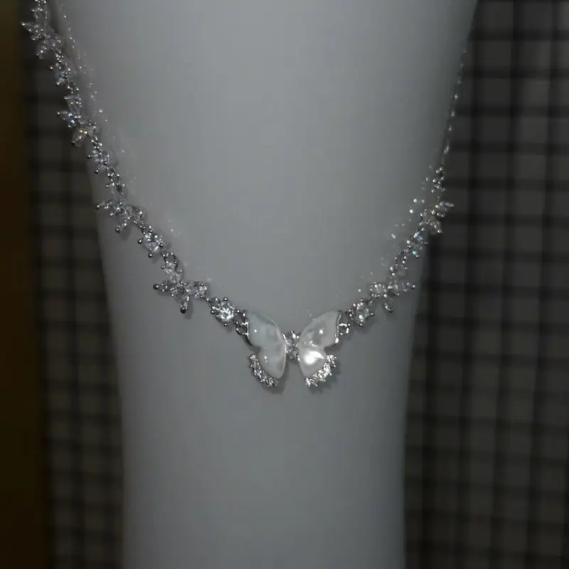 Natural shell butterfly necklace, French style, full of zircon diamonds, irregular chain, shell butterfly pendant, high-end necklace