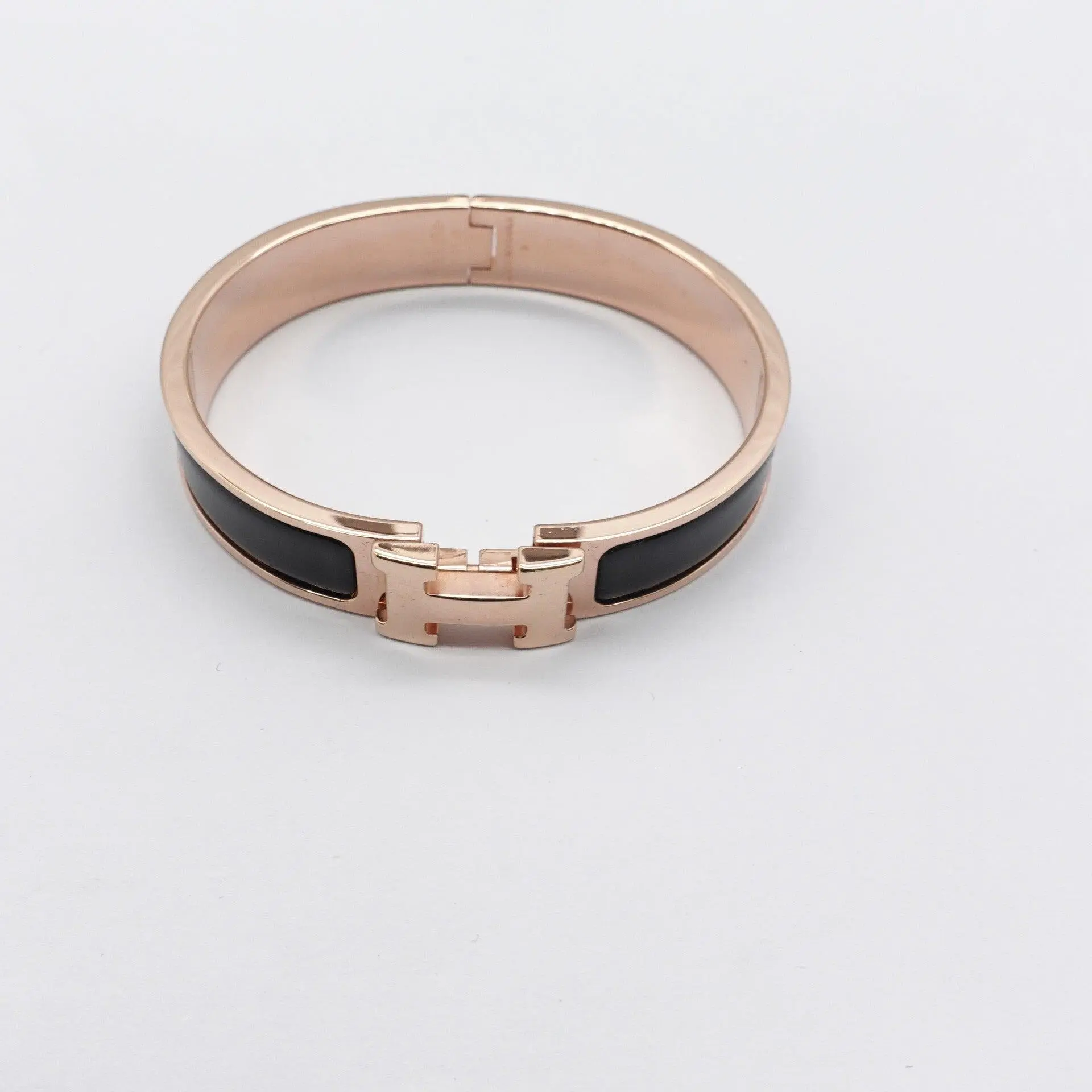 Pre-owned HERMÈS Clic H GM Black Enamel Rose Gold Tone Bracelet T10446612