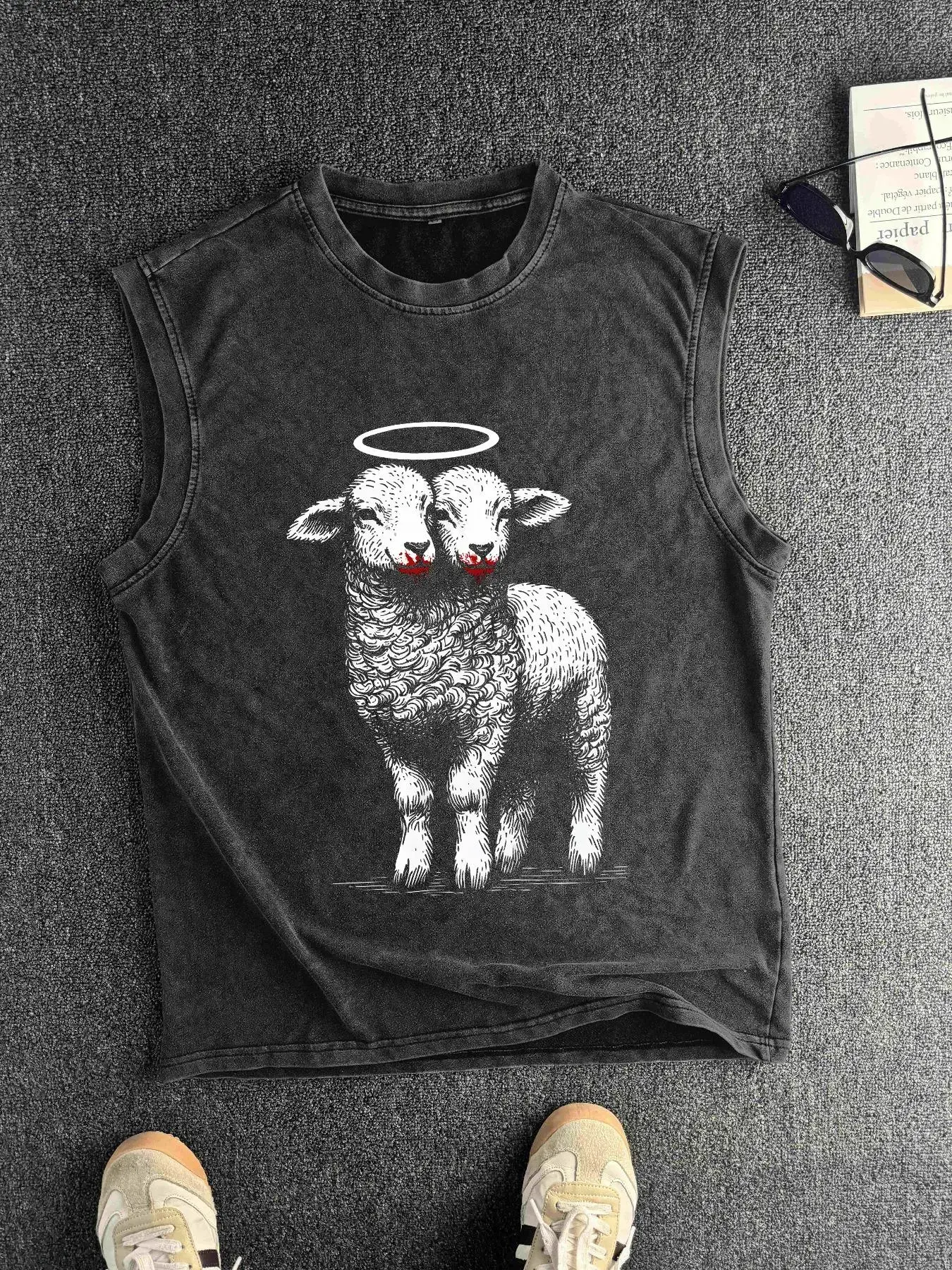 Men's Angel & Lamb Print Round Neck Tank Top, Regular Fit Casual Breathable Sleeveless Crew Neck Top for Summer, Fashion Men's Top for Daily Wear, Socks