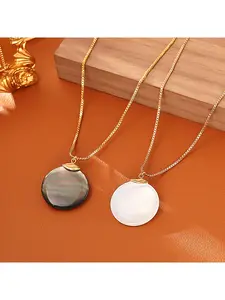 Natural shell abalone shell pendant necklace, simple and elegant, high-end fashion clavicle chain, female niche personality necklace
